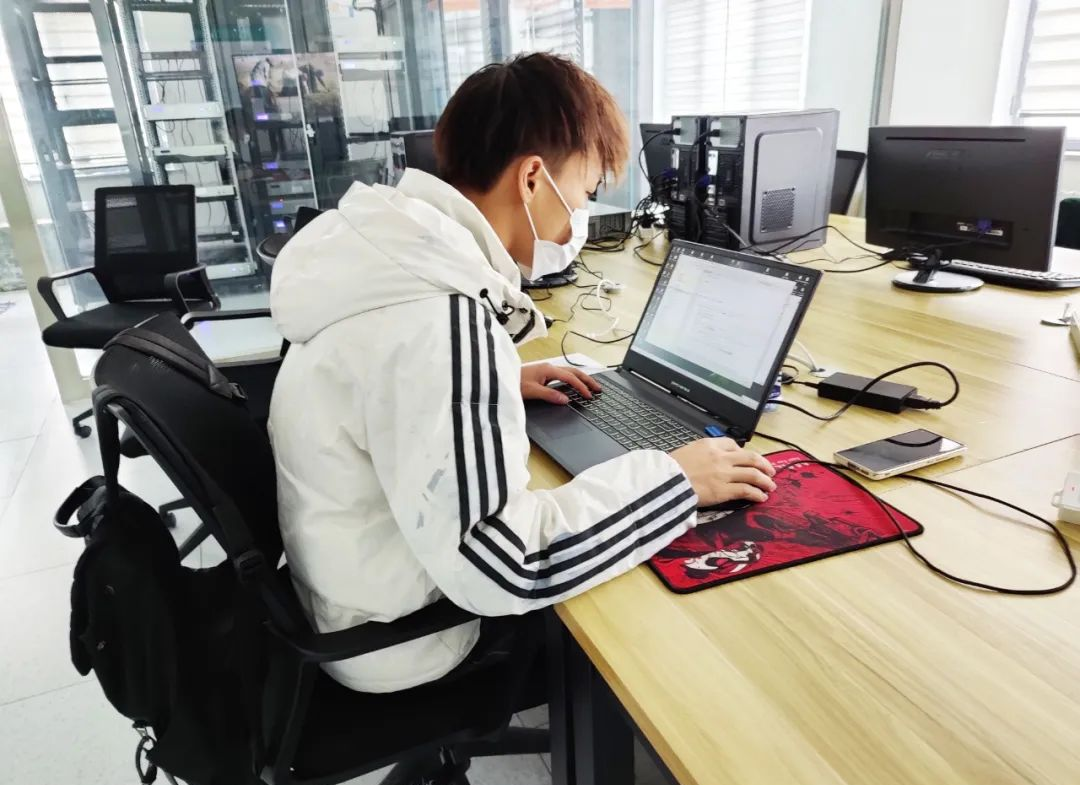 服务客户，凯发k8官网人是认真的!